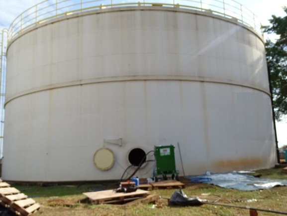 Jateamento externo de tanque reservatório